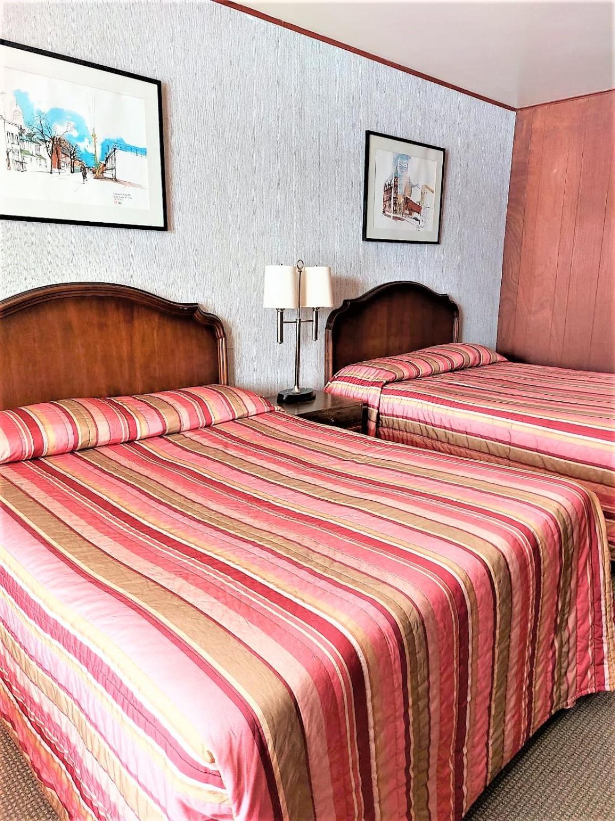 Red Top Motor Inn Iron Bridge Esterno foto