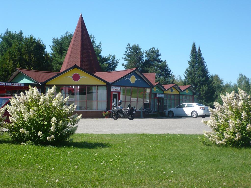 Red Top Motor Inn Iron Bridge Esterno foto
